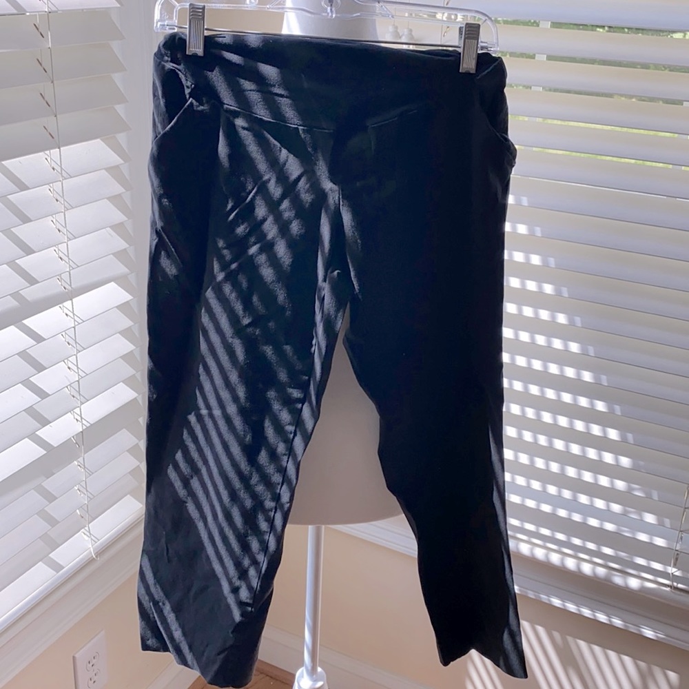 Black maternity cropped pants